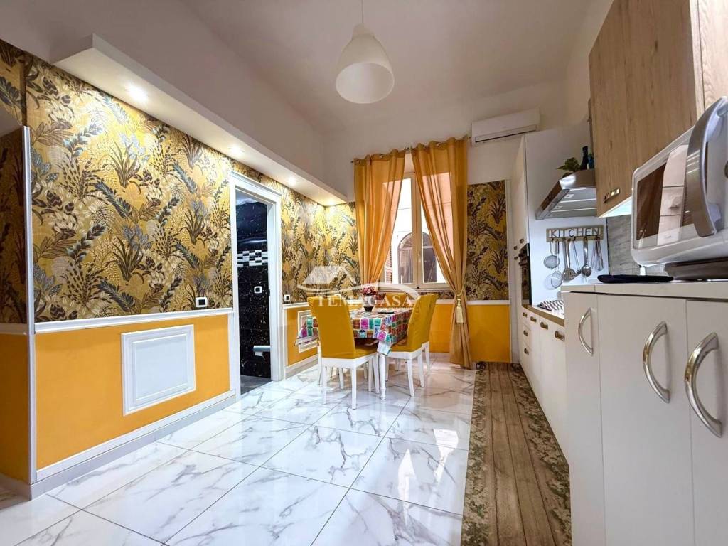 Appartamento a Pozzuoli in Viale Angelo Compagnone - Foto 2