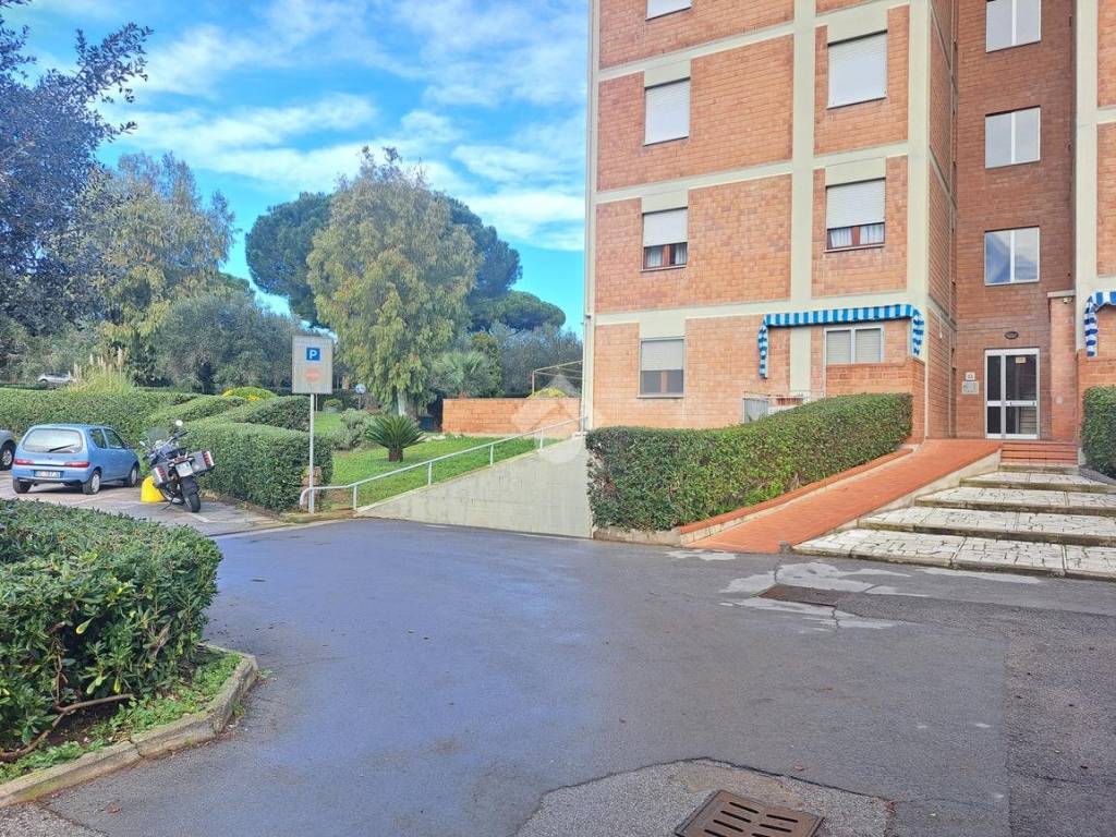 Box / garage a Follonica in Via Allende, 11 - Foto 3