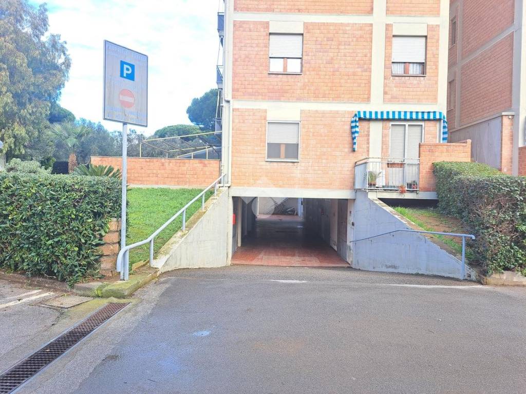 Box / garage a Follonica in Via Allende, 11 - Foto 4