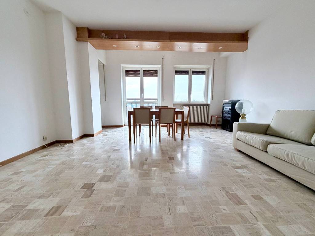 Appartamento a Paderno dugnano in Via Cesare Battisti, 75 - Foto 2