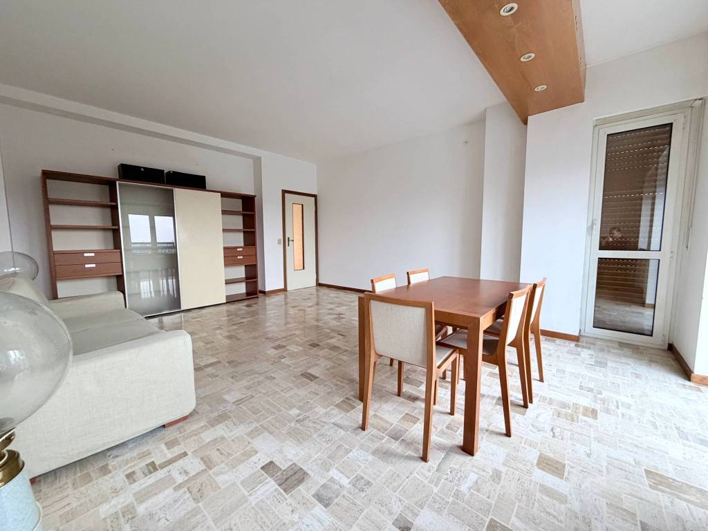 Appartamento a Paderno dugnano in Via Cesare Battisti, 75 - Foto 4