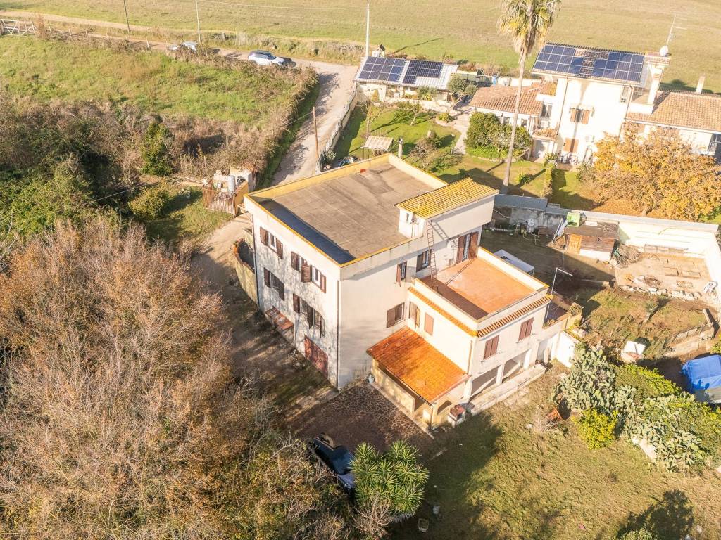 Villa a Aprilia in Via Ombrone, 9 - Foto 2