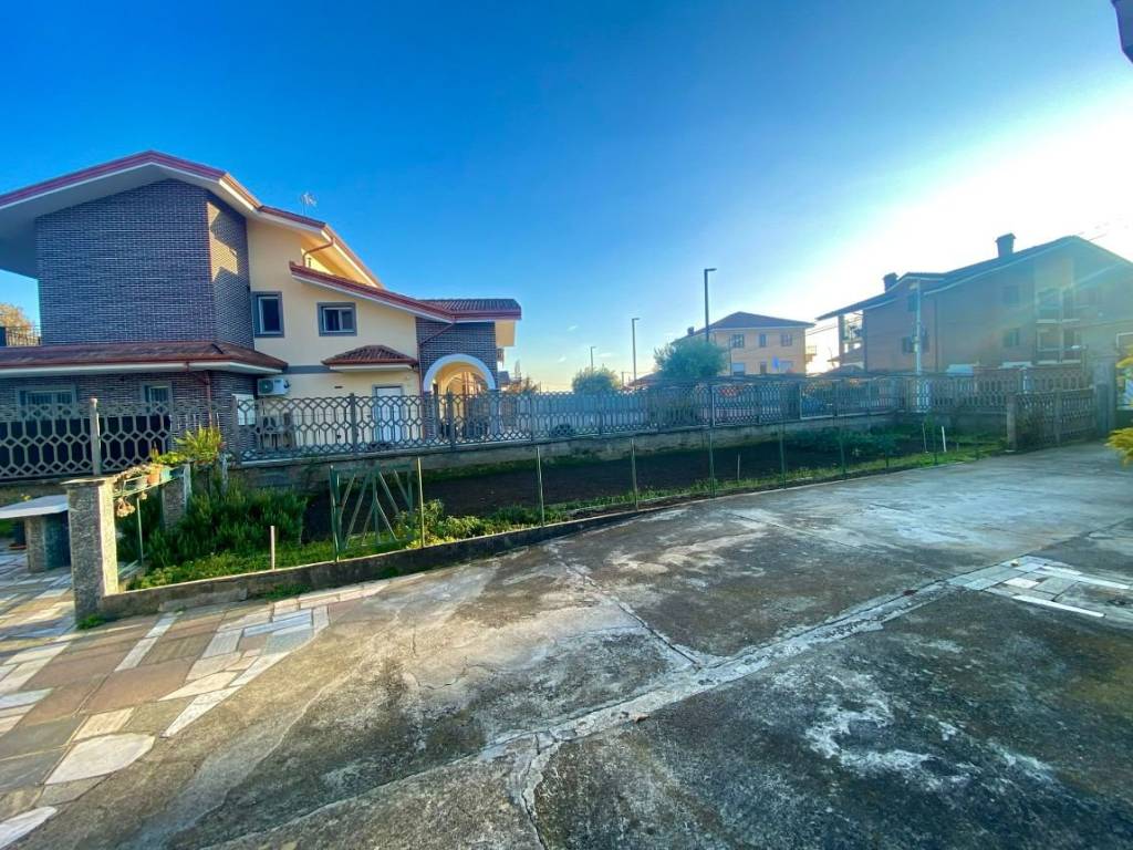 Villa a Leinì in Via Roveglia Ruffini, 22 - Foto 3