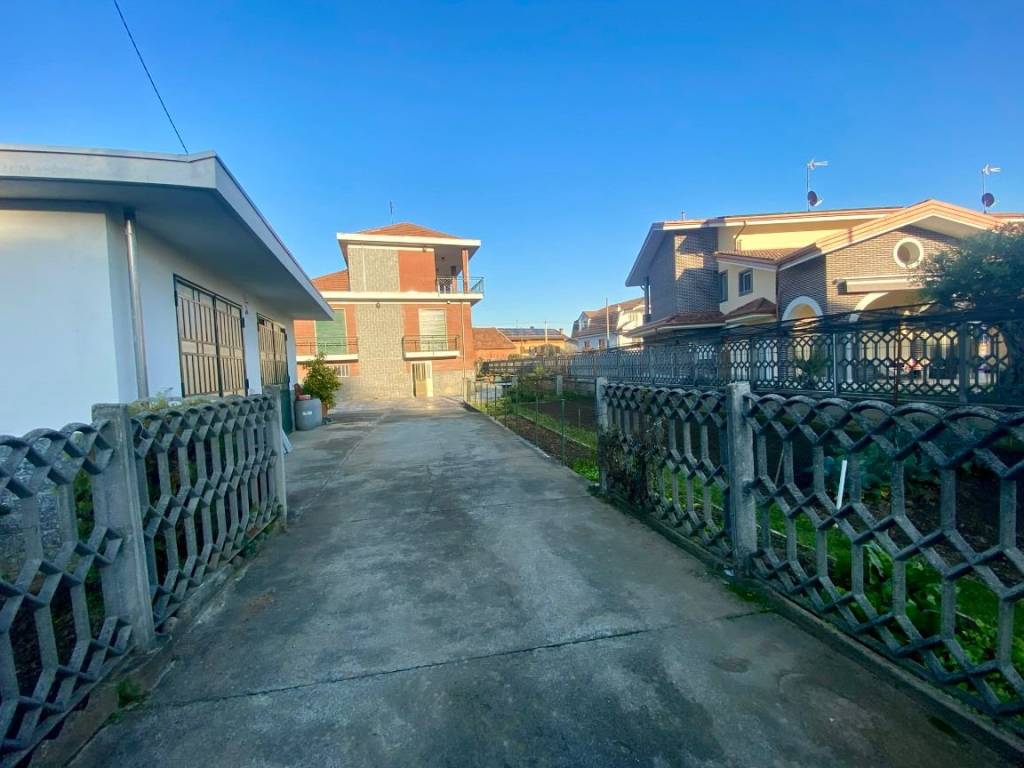 Villa a Leinì in Via Roveglia Ruffini, 22 - Foto 4