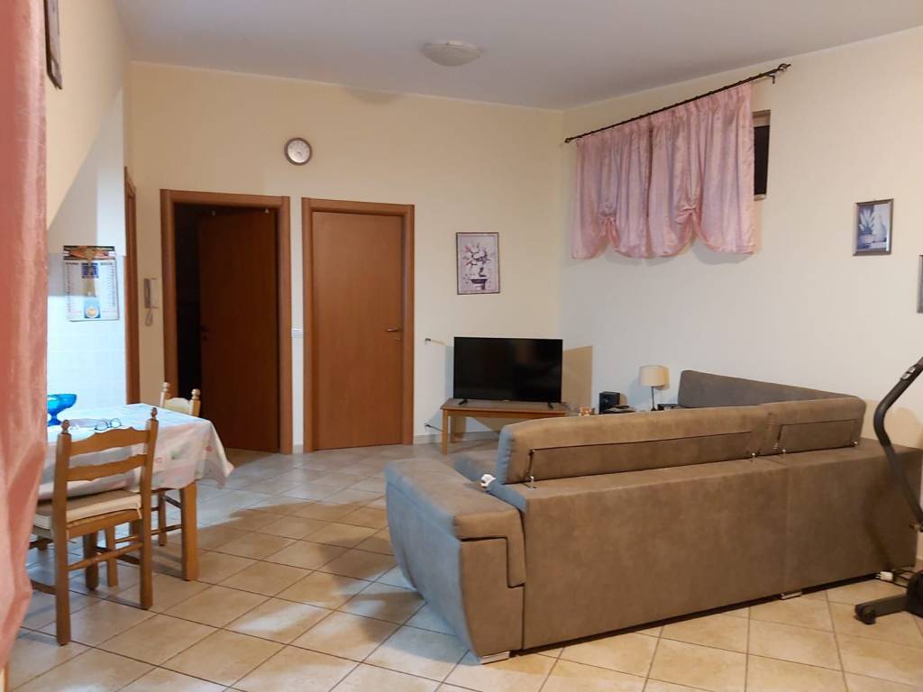 Attico / mansarda a Fiumefreddo di sicilia in Via Cesare Battisti - Foto 4