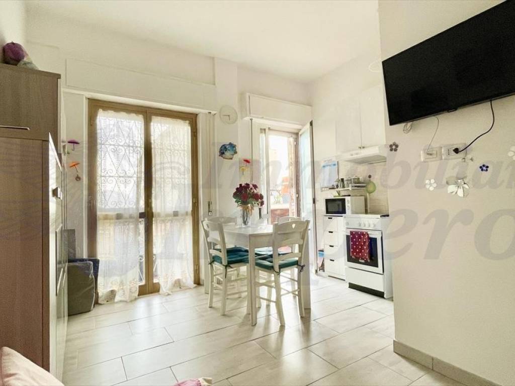 Appartamento a Pomezia in Via Svezia n.54 - Foto 5