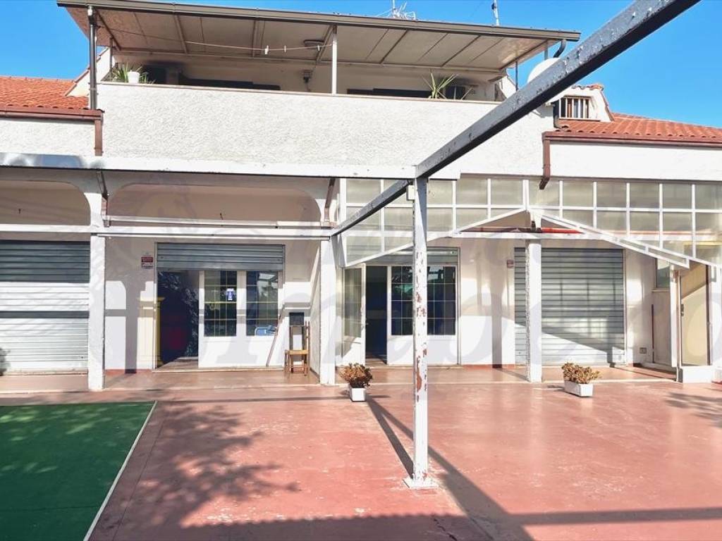 Immobile a Pomezia in Viale Danimarca 169 - Foto 2