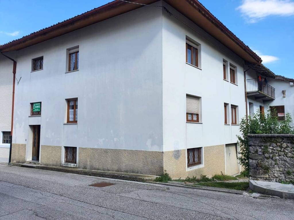 Villa a Verzegnis in Via Giuseppe Garibaldi, 11 - Foto 2