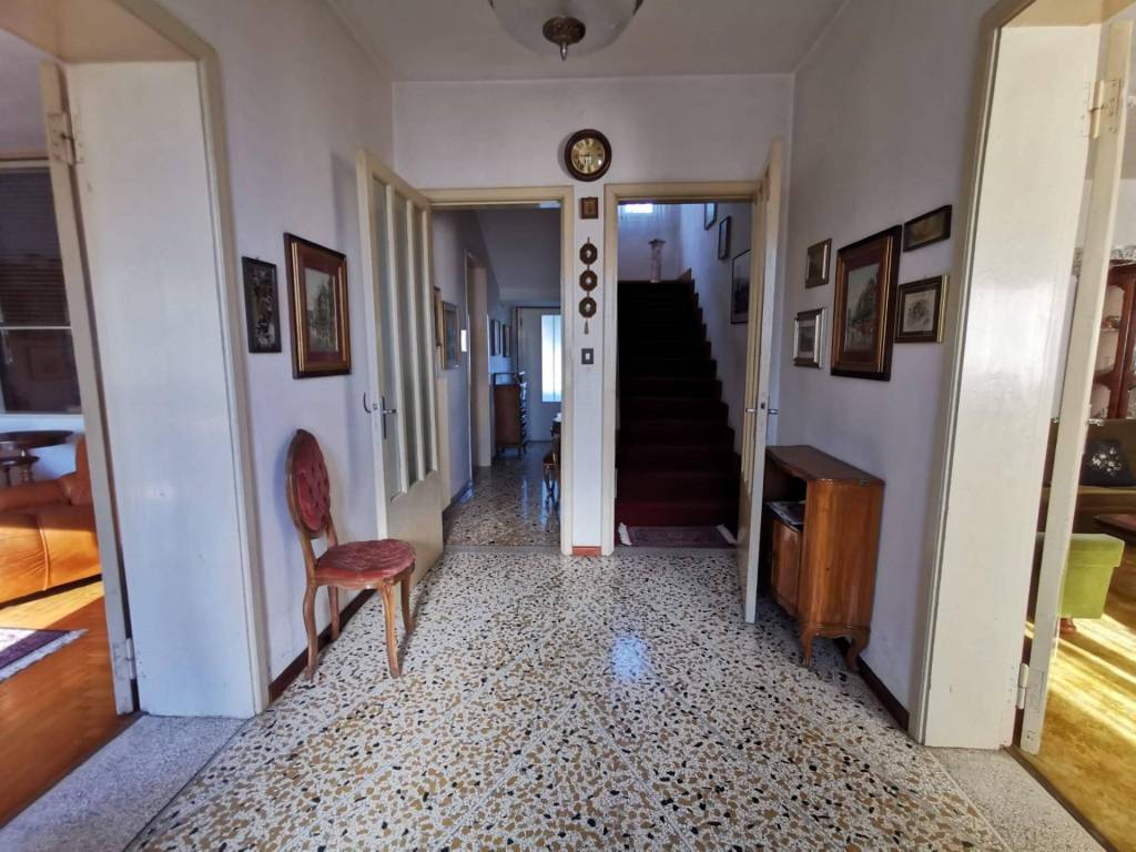 Villa a Codroipo in Viale F.A. Duodo, 103 - Foto 3