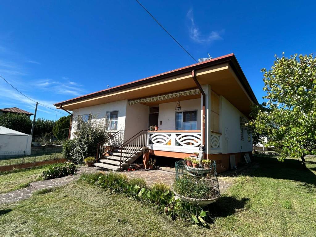 Villa a Basiliano in Via Trento, 38 - Foto 2