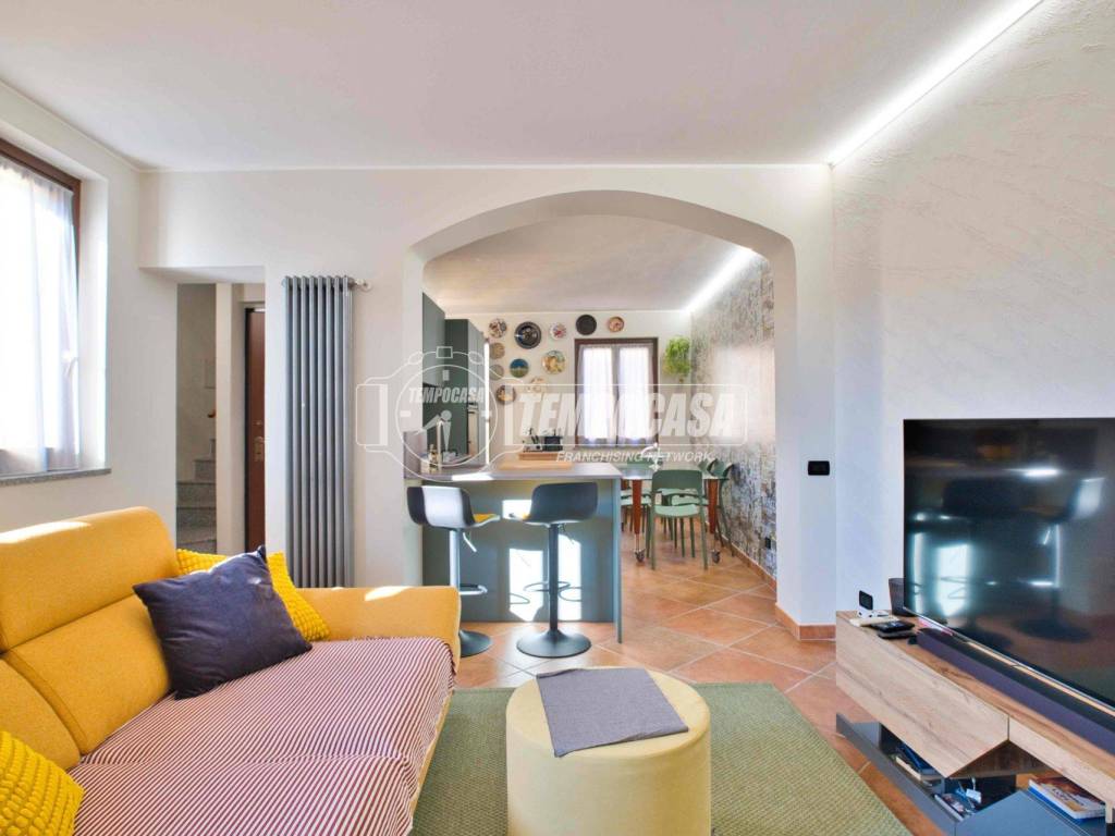 Appartamento a Galliate in Via San Giuseppe Maria Gambaro - Foto 2