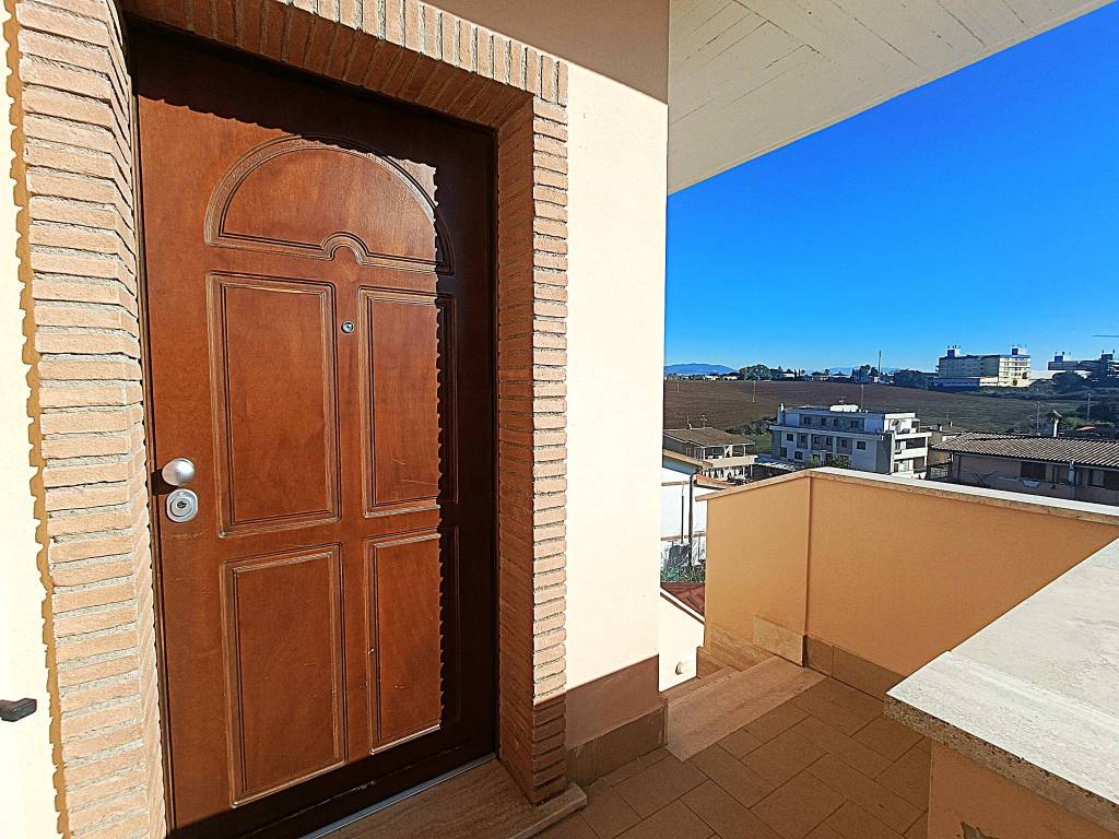 Villa a Pomezia in Via Padova, 15 - Foto 2