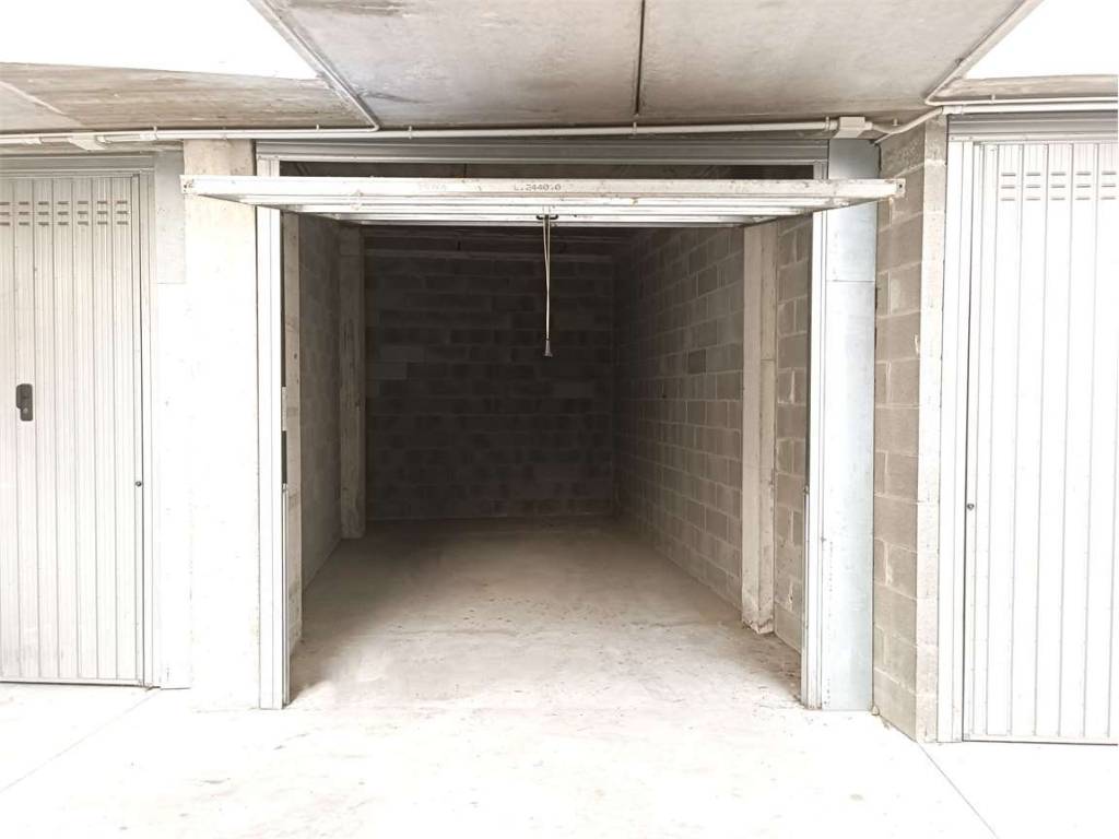 Box / garage a Pont-saint-martin in Via Circonvallazione - Foto 3