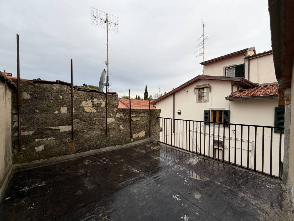 Casa indipendente a Prato in Piazza Mercatale - Foto 3