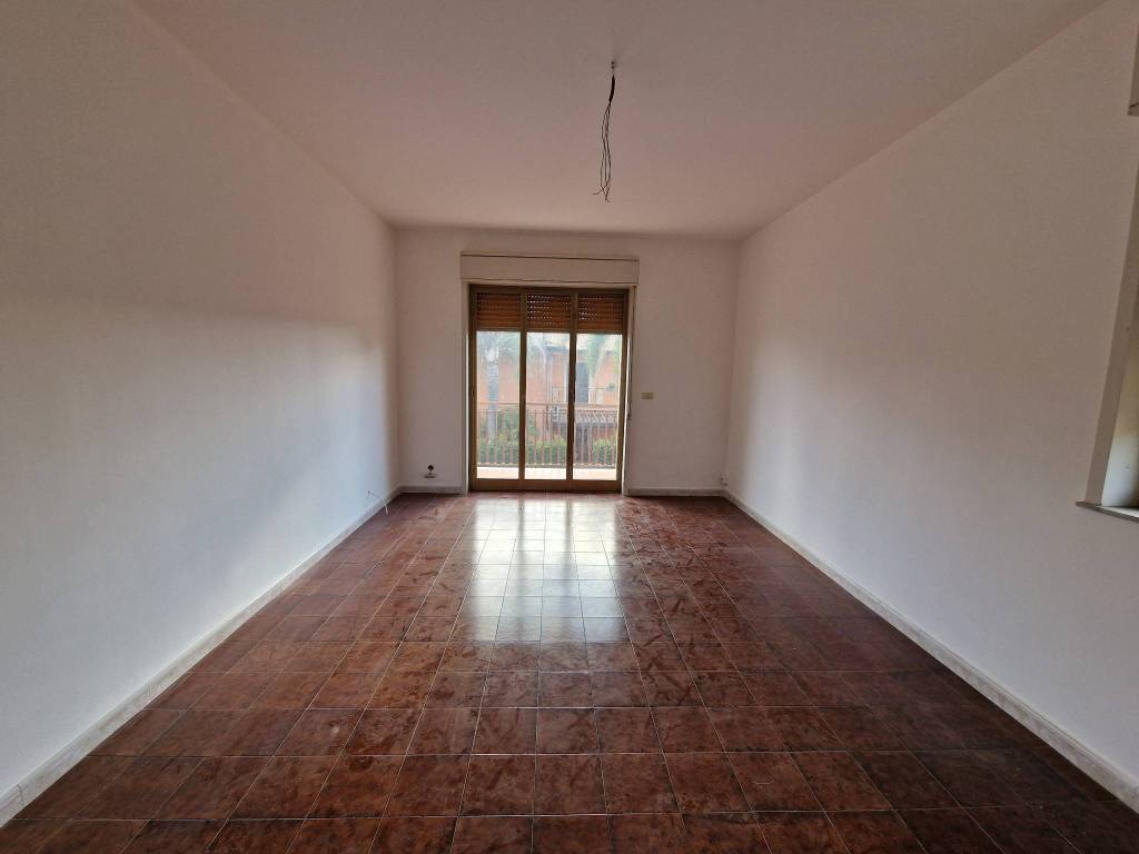 Appartamento a Giarre in Via Luigi Settembrini - Foto 2