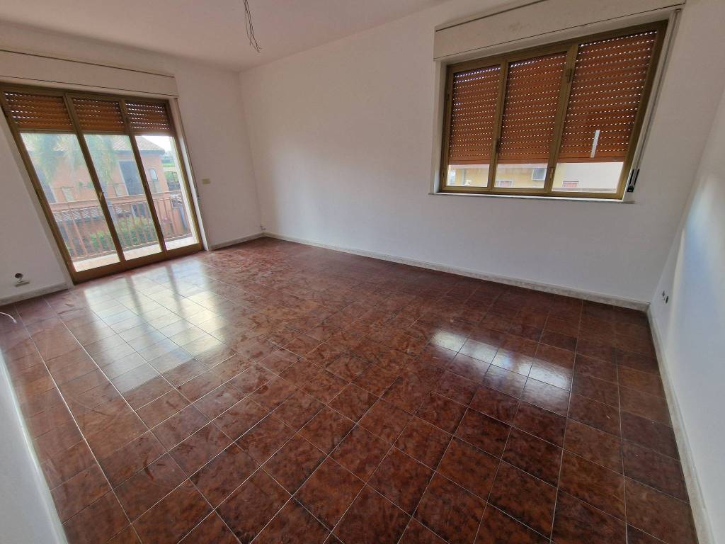 Appartamento a Giarre in Via Luigi Settembrini - Foto 4