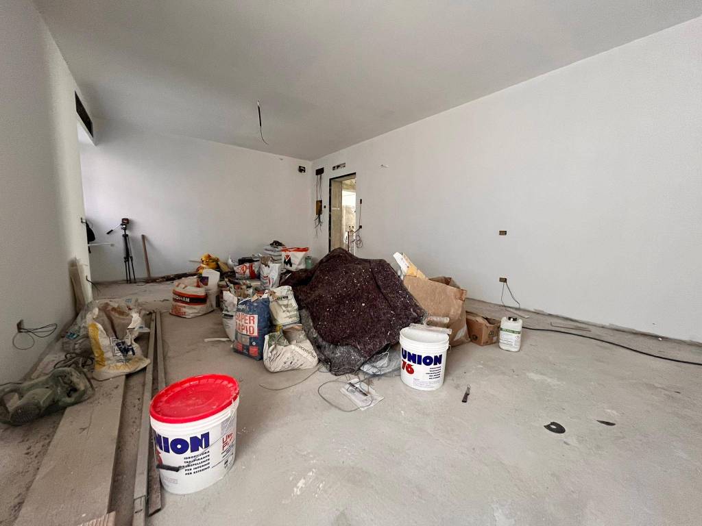 Appartamento a Carugo in Via Enrico Tazzoli, 13 - Foto 2