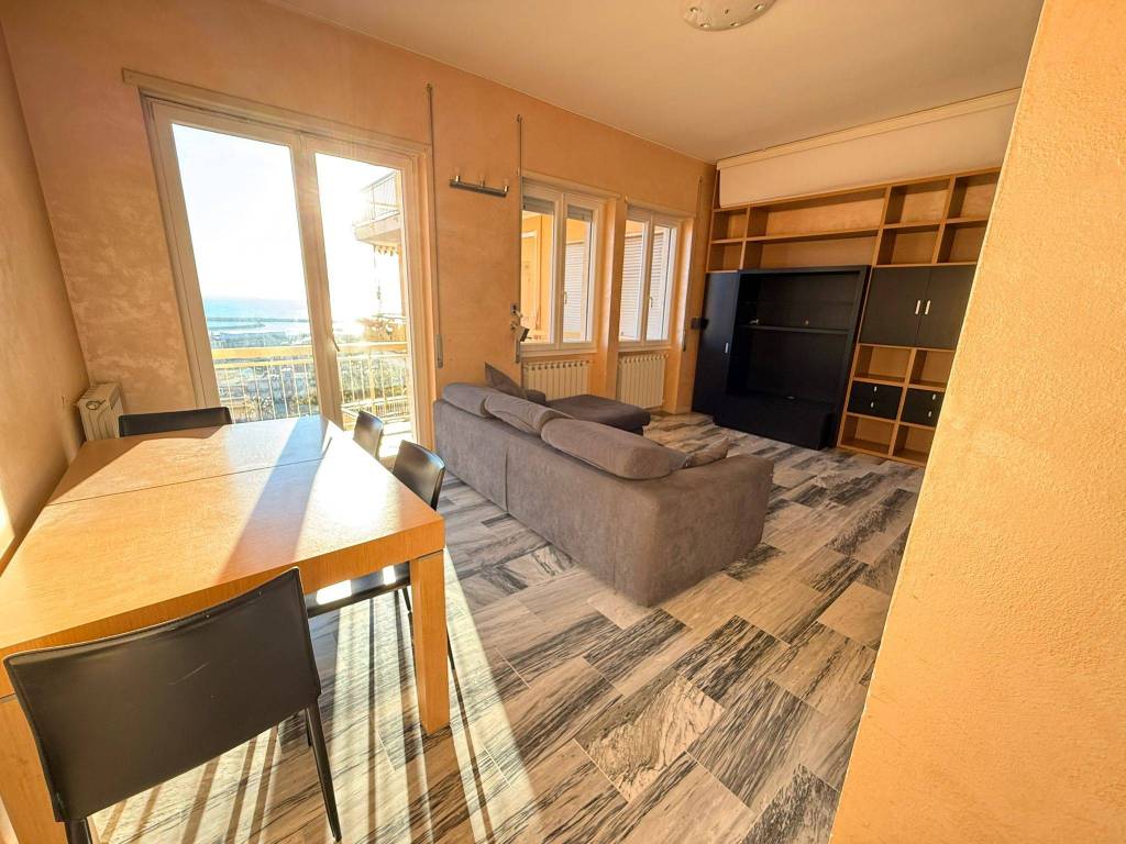 Appartamento a Imperia in Via Ivanoe Amoretti - Foto 2