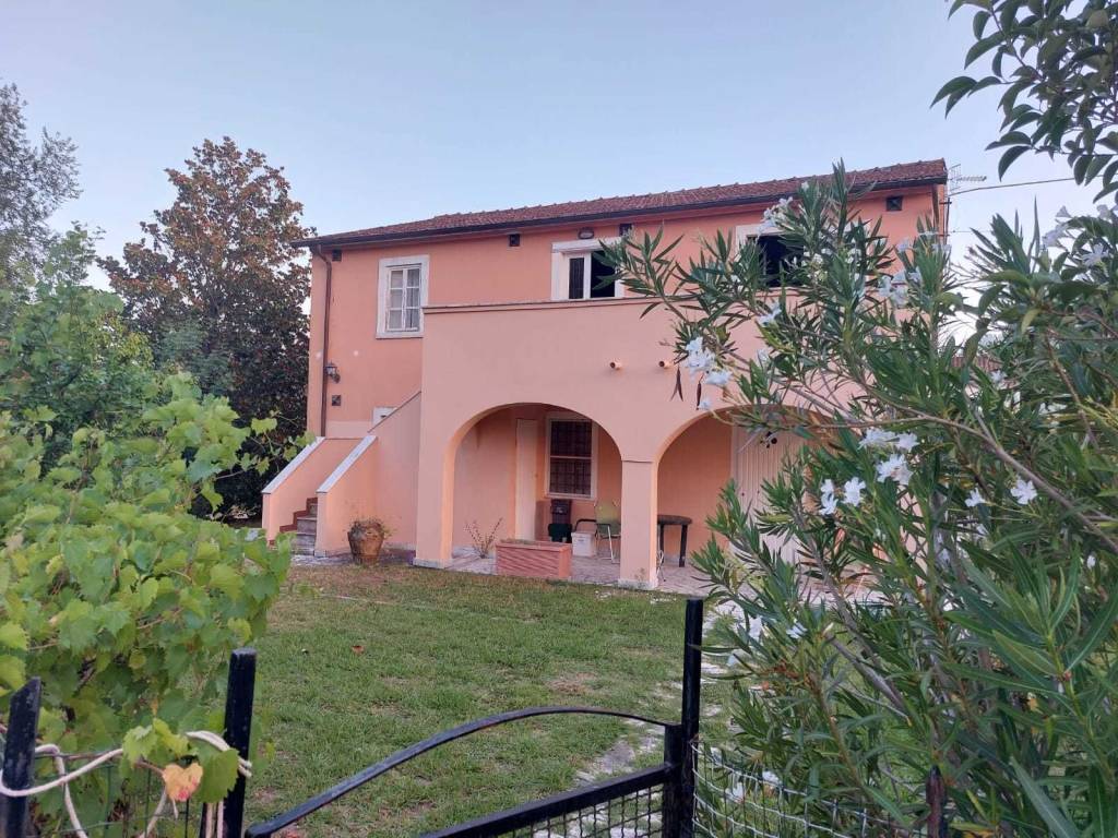 Villetta a schiera a Castelnuovo magra in Via del Maggiore, 44 - Foto 2