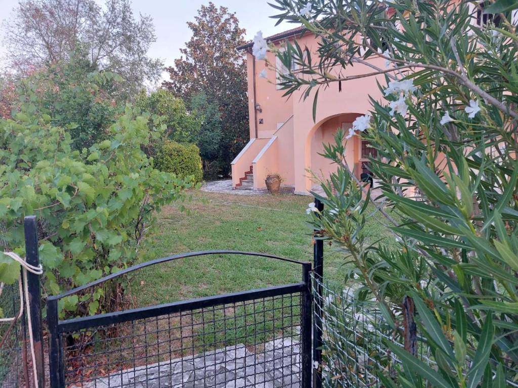Villetta a schiera a Castelnuovo magra in Via del Maggiore, 44 - Foto 4