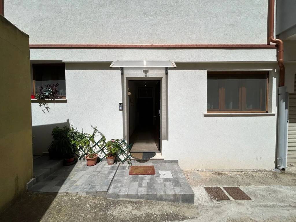 Appartamento a Nuoro in Via Pietro Borrotzu, 17 - Foto 2