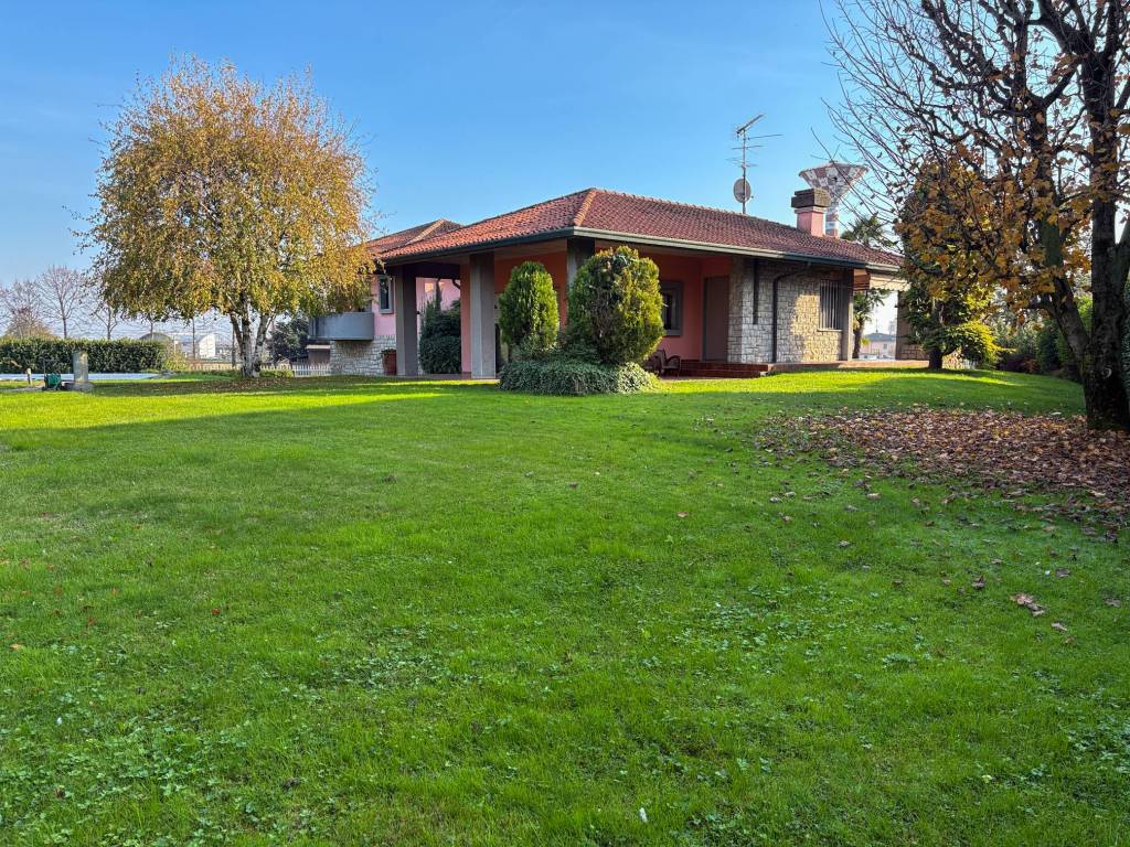Villa a Asola in Via Solferino, 142 - Foto 2