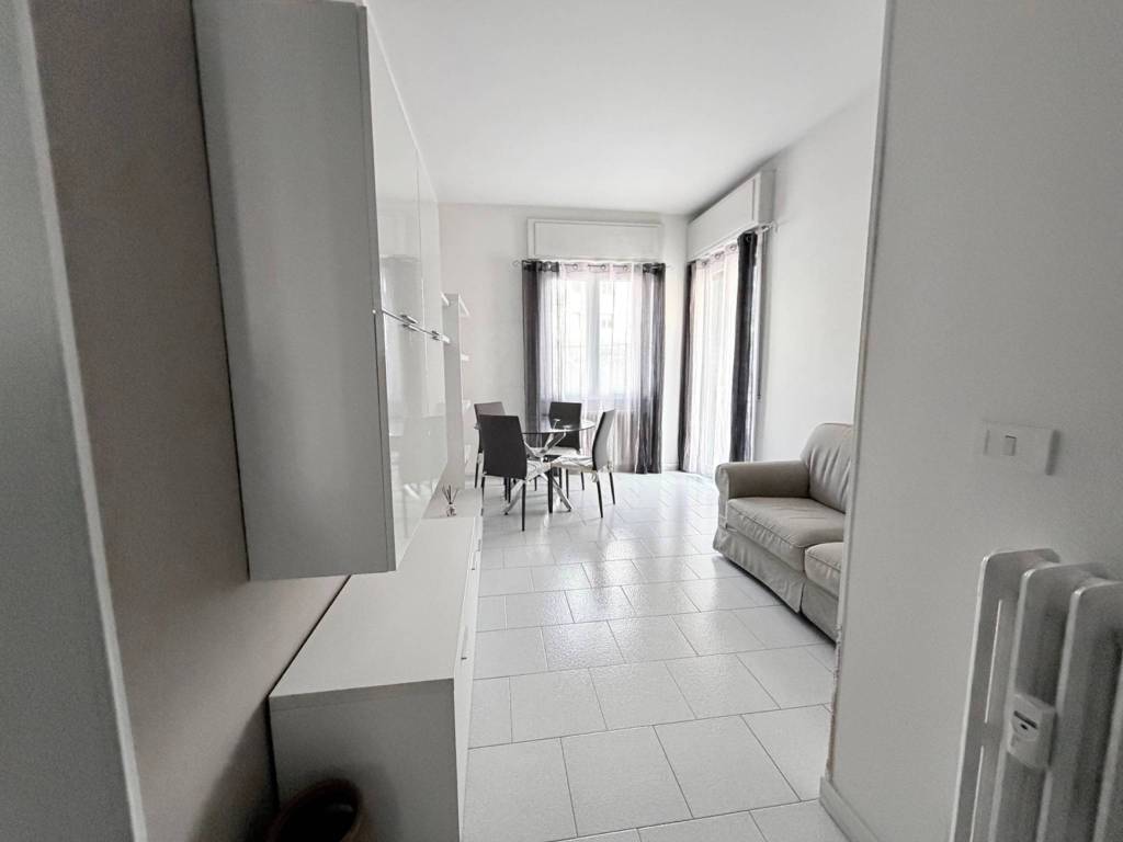 Appartamento a Gavirate in Via Giuseppe Ferrari, 1 - Foto 2