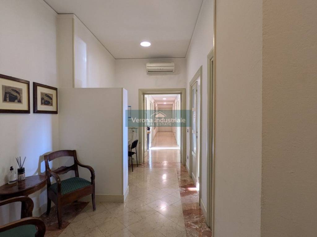 Appartamento a Verona in Corso Porta Nuova Verona - Foto 2