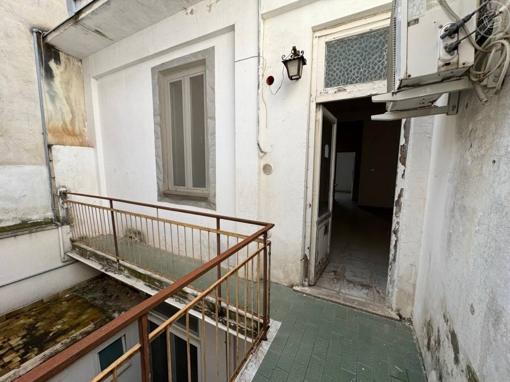 Appartamento a Bitonto in Via Dottor Vincenzo Modugno - Foto 5