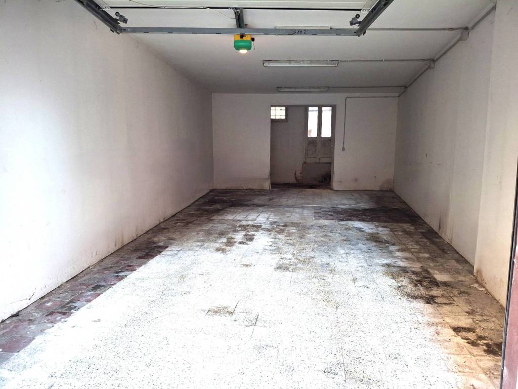 Box / garage a Ferrara in Via della Vittoria, 40 - Foto 2