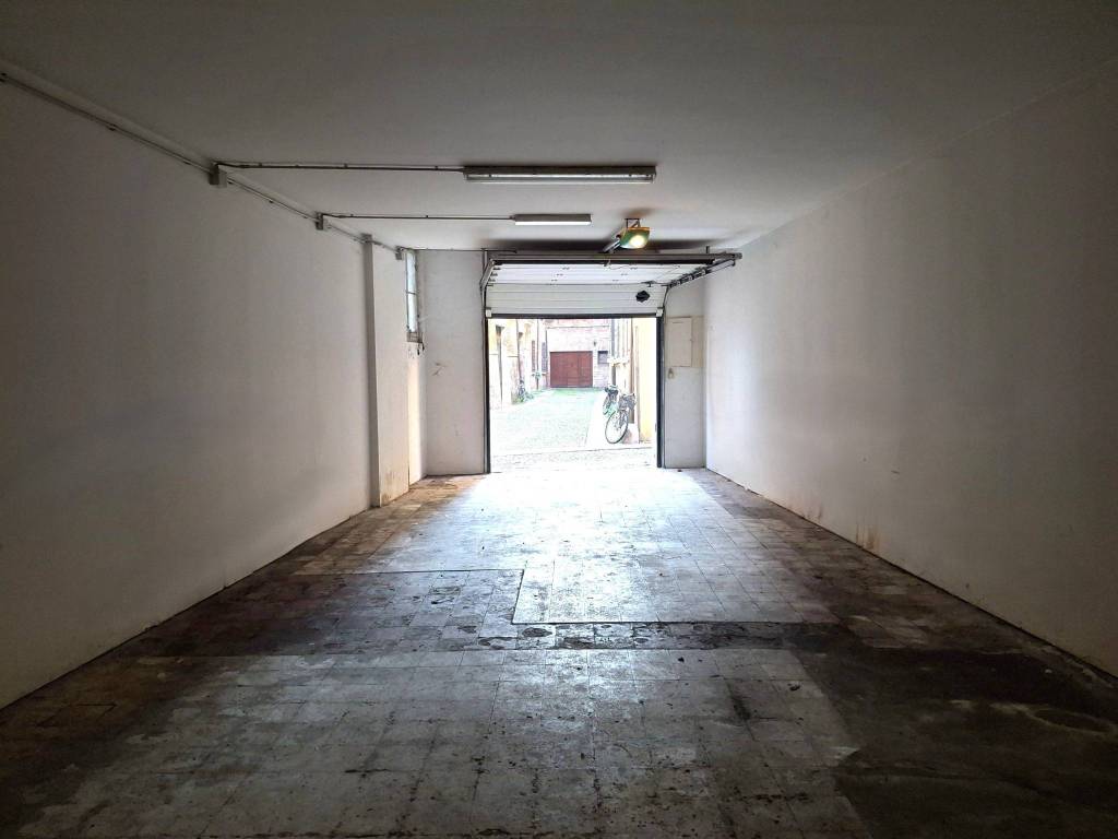 Box / garage a Ferrara in Via della Vittoria, 40 - Foto 3