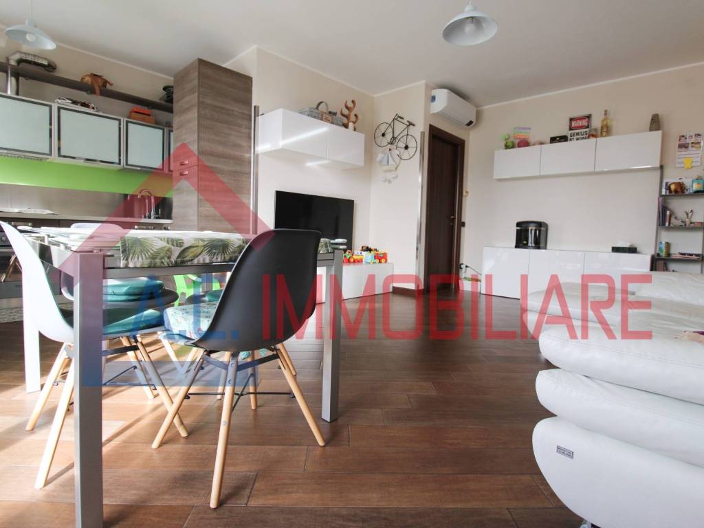 Appartamento a Vergiate in Via Felice Cavallotti, 22 - Foto 2