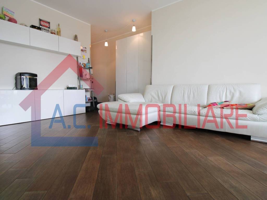 Appartamento a Vergiate in Via Felice Cavallotti, 22 - Foto 3