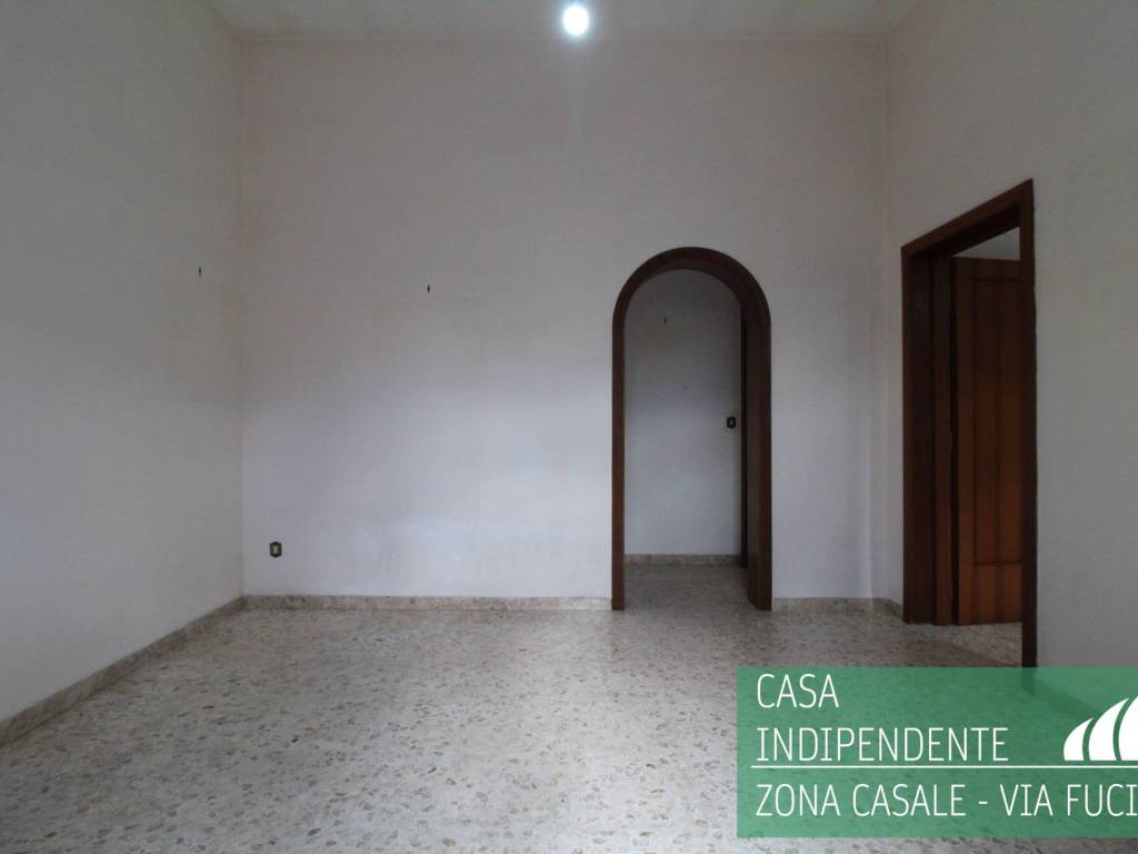 Casa indipendente a Brindisi in Via Renato Fucini, 21 - Foto 2