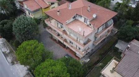 Villa a Osimo in Via Flaminia II, 91 - Foto 2