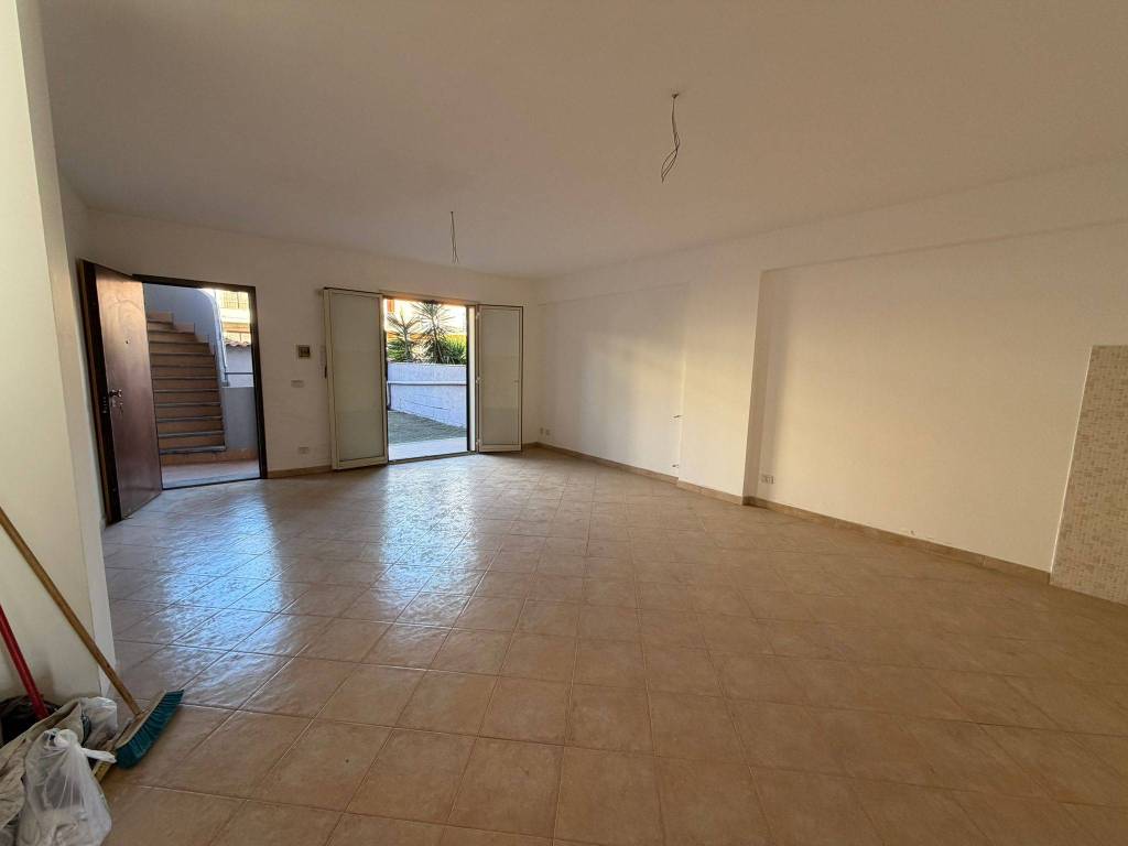 Appartamento a Mascali in Via Federico De Roberto - Foto 2