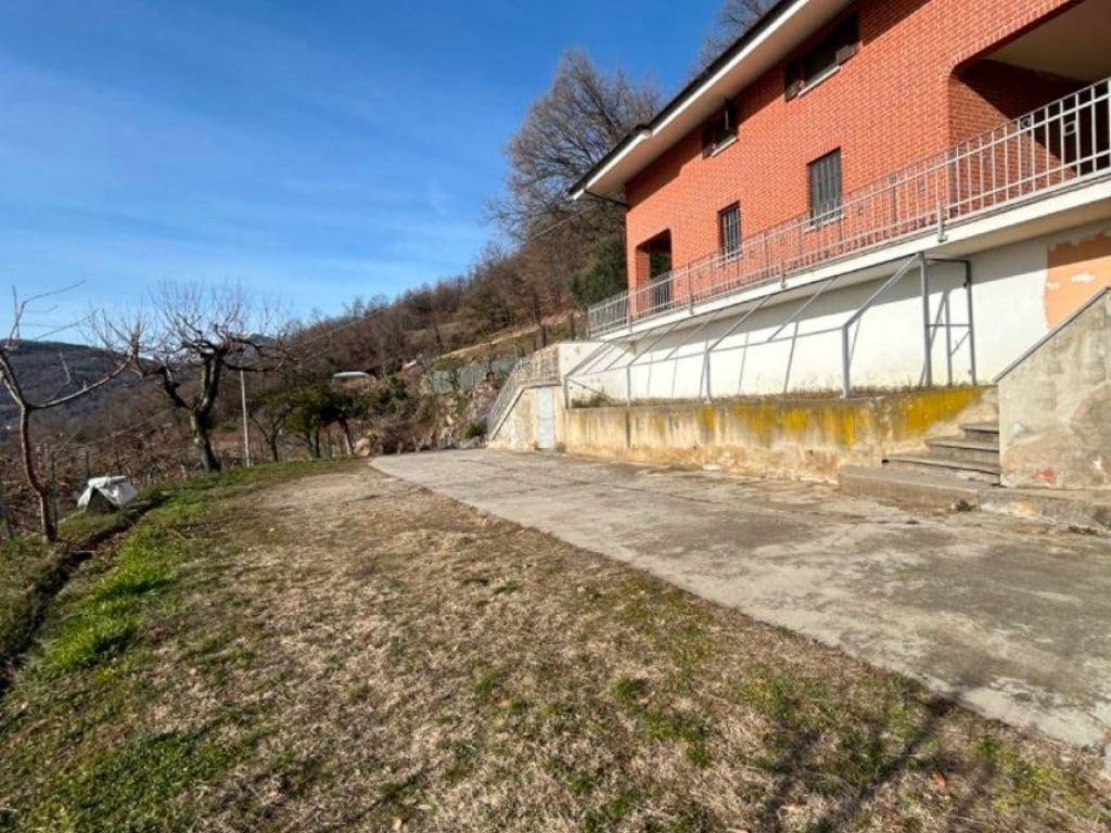 Villa a Busca in Via Ernesto Francotto, 44 - Foto 3