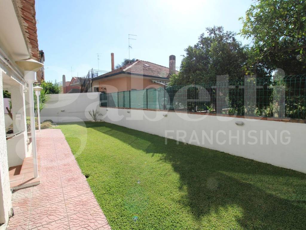 Villa a Viagrande in Via XXIV Maggio , 15 - Foto 2