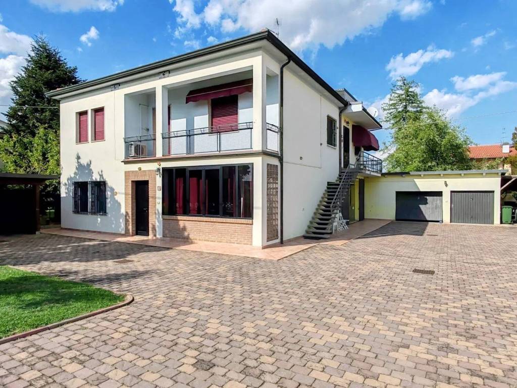 Villa a Bondeno in Via Provinciale, 100 - Foto 2