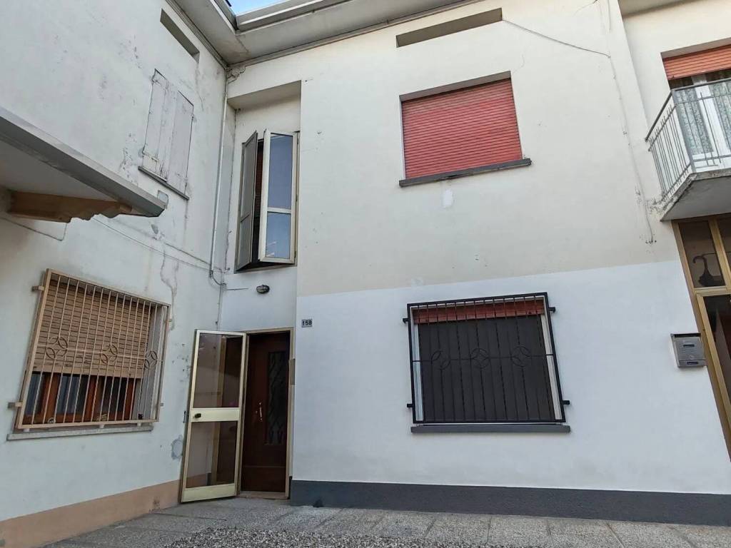 Appartamento a Cento in Via Bondenese, 158 - Foto 2