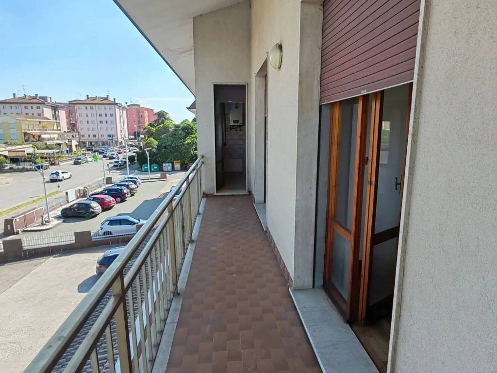 Appartamento a Cento in Via Bologna, 9 - Foto 2