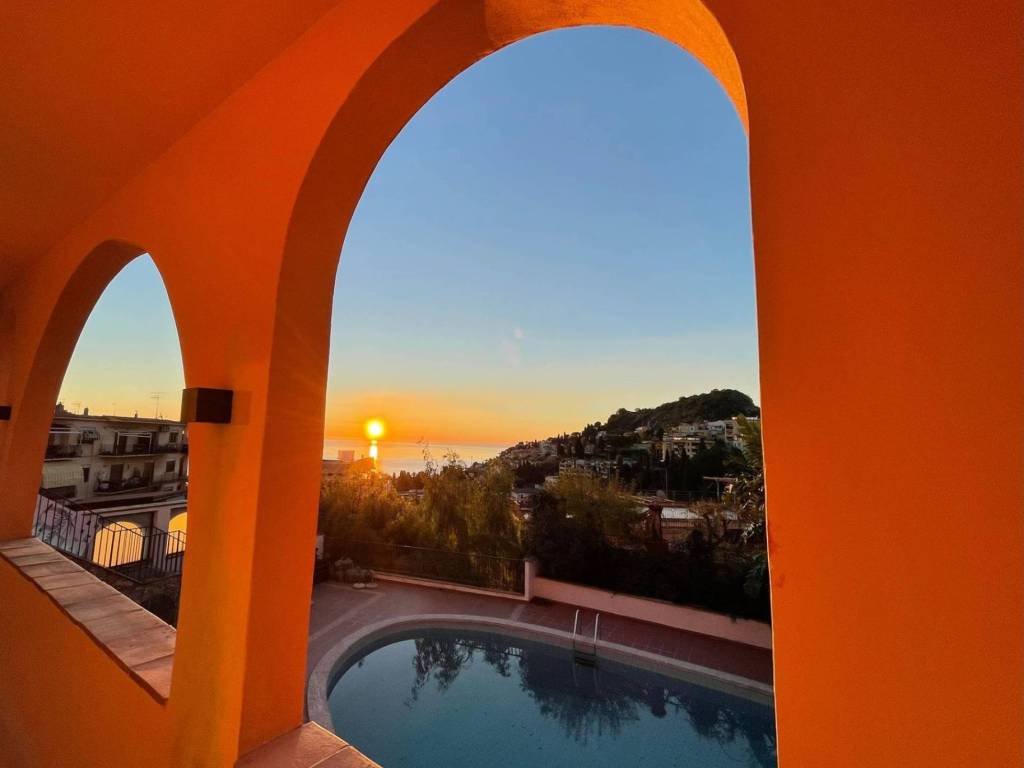 Appartamento a Taormina in Traversa Via Gaetano Martino, 2 - Foto 4