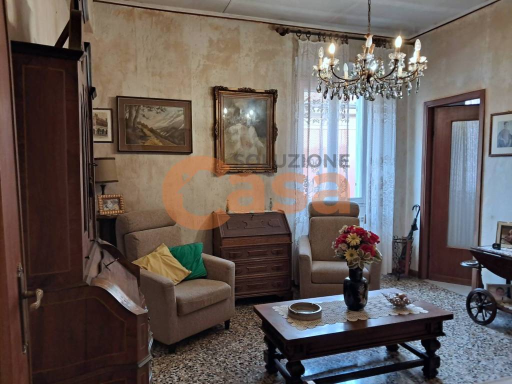 Appartamento a Piacenza in Via Melchiorre Gioia - Foto 4