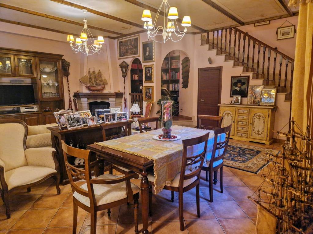 Villa a Guidonia montecelio in Via Vicovaro, 17 - Foto 4