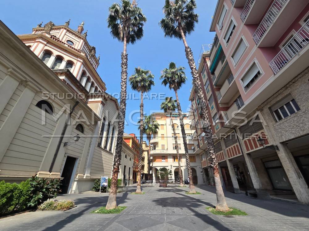 Appartamento a Rapallo in Piazza Matteo Canessa, 7 - Foto 2