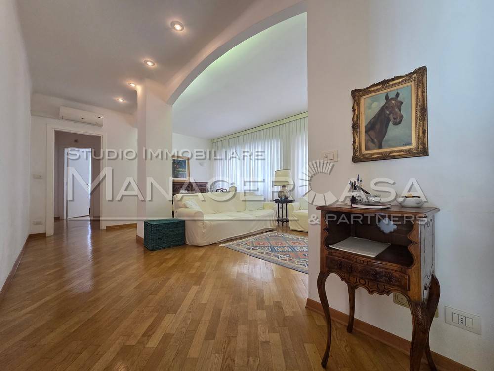 Appartamento a Rapallo in Piazza Matteo Canessa, 7 - Foto 4