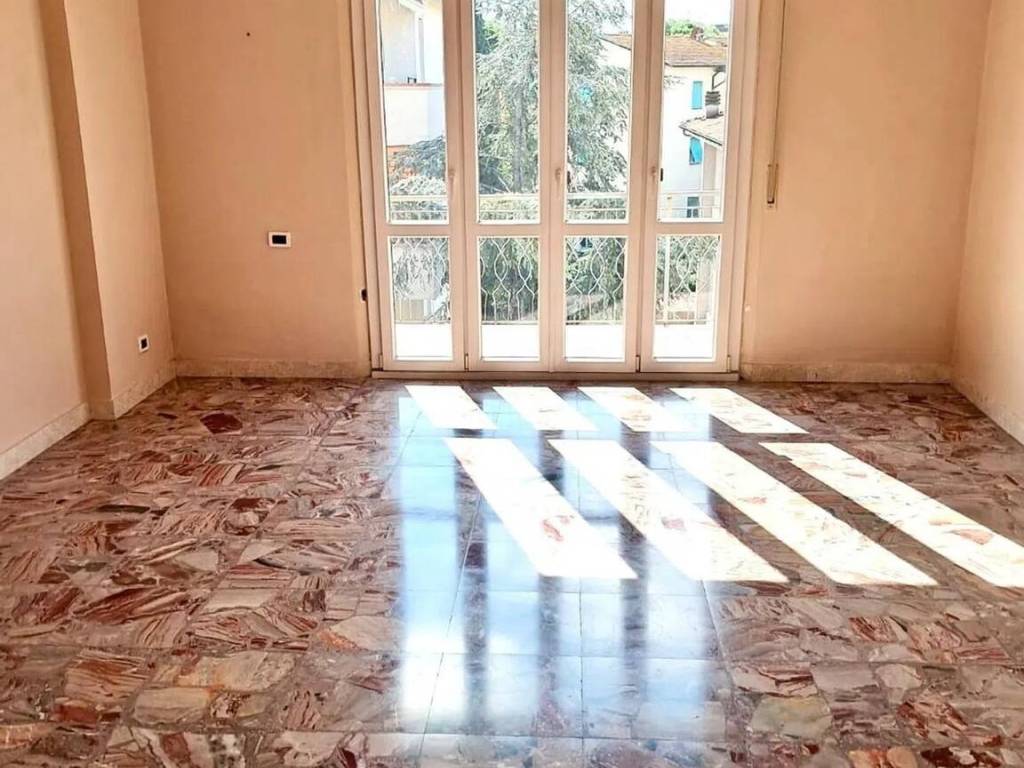 Appartamento a Pontedera in Via Ugo Foscolo, 17 - Foto 2