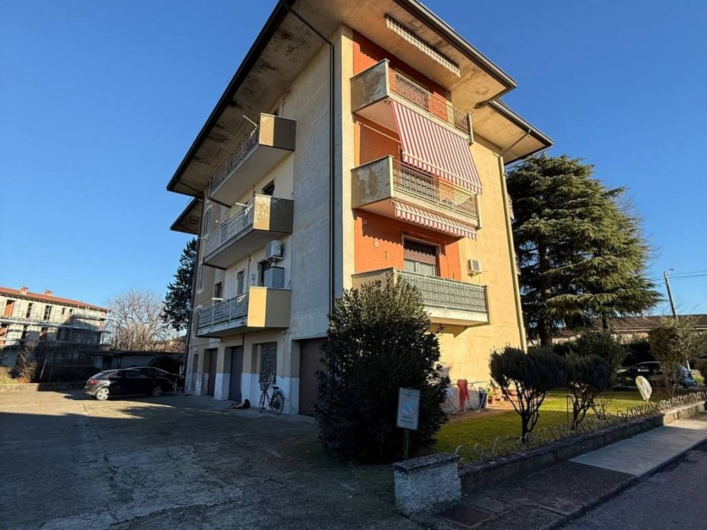 Appartamento a Robecco d'oglio in Via Camillo Benso di Cavour, 50 - Foto 2