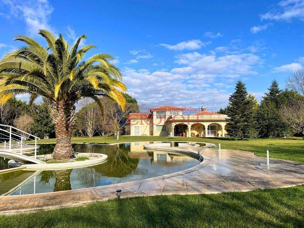 Villa a Bracciano in Via Lena e Massa - Foto 2
