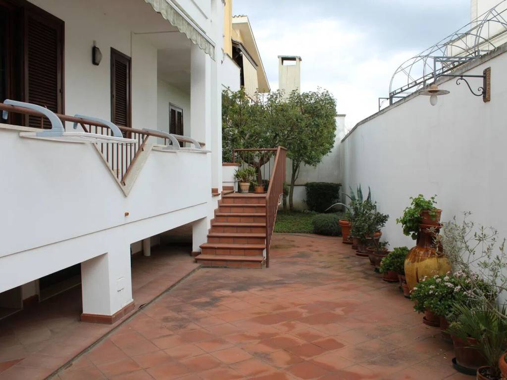 Villa a Cutrofiano in Via Brindisi - Foto 2